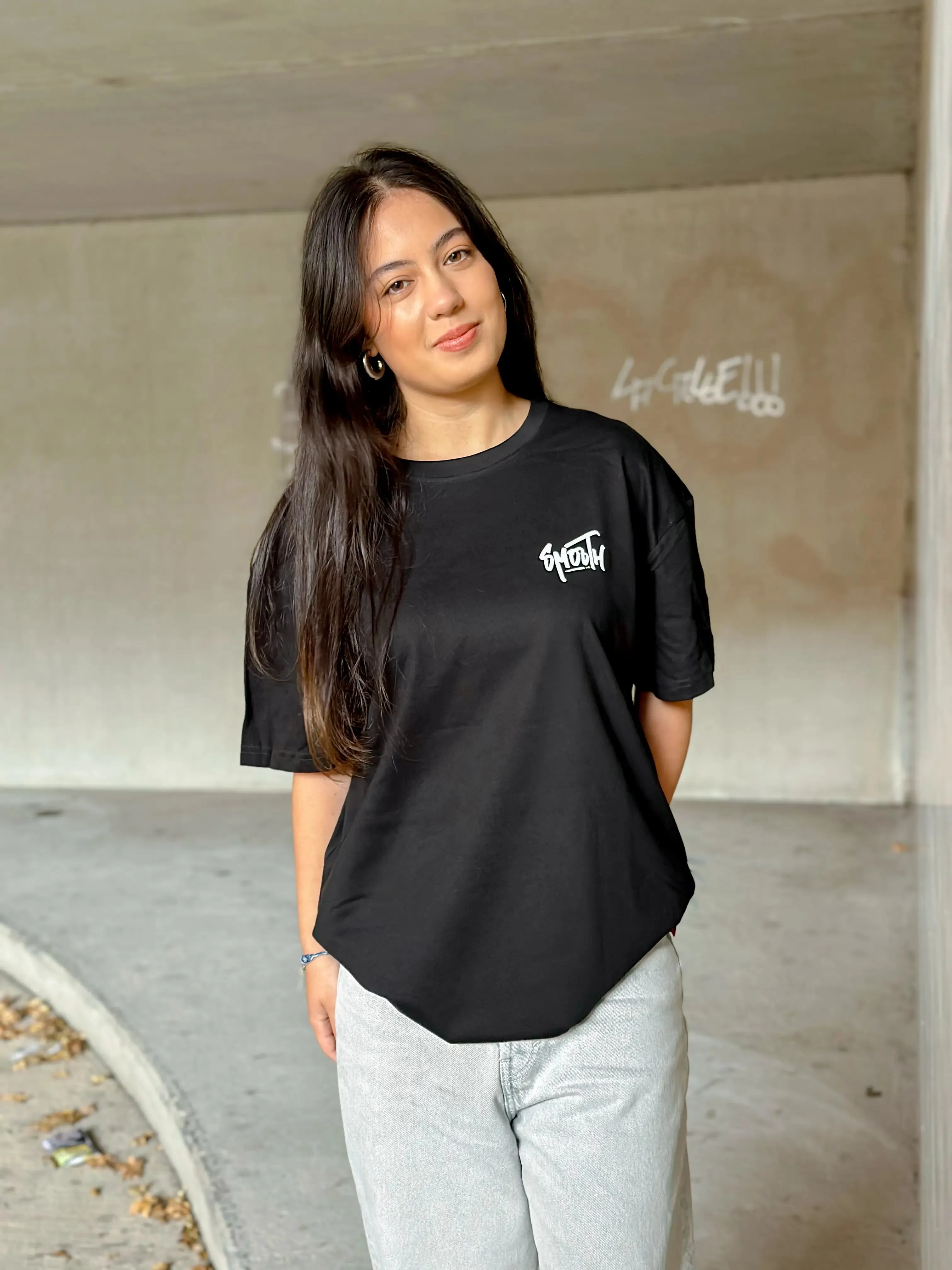 Black Heavy T / Dainty White Front Back Women