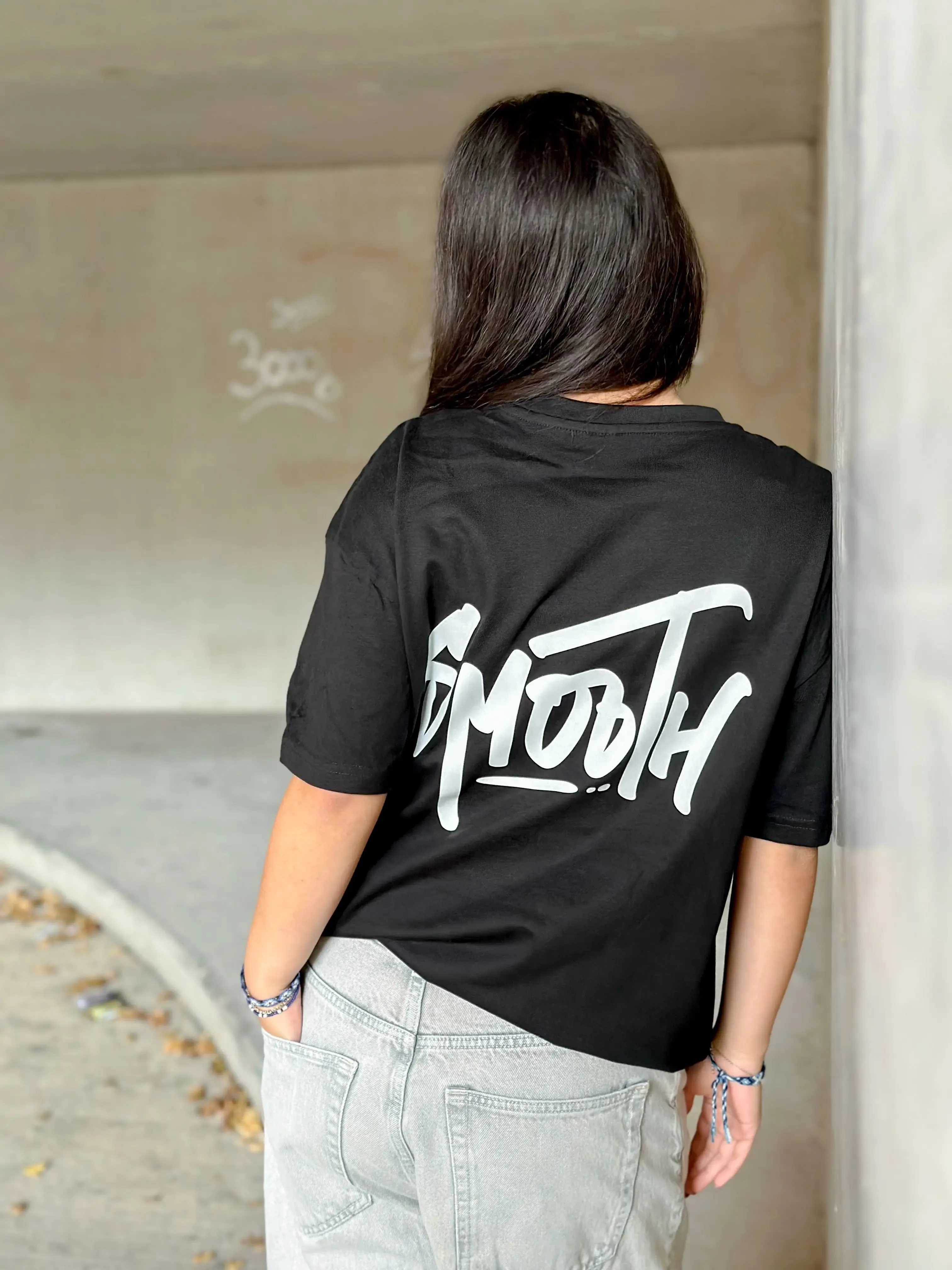 Black Heavy T / Dainty White Front Back Women