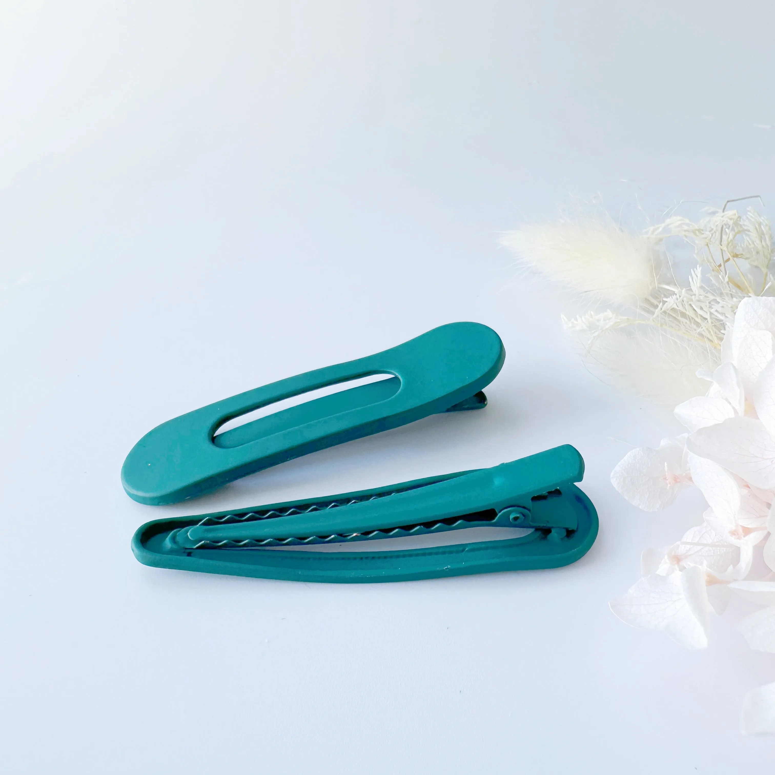 Large pastel coated alligator clips - Teal