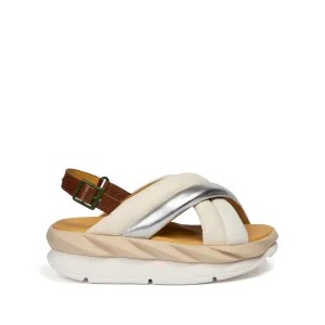 Mellow Mela in Cream