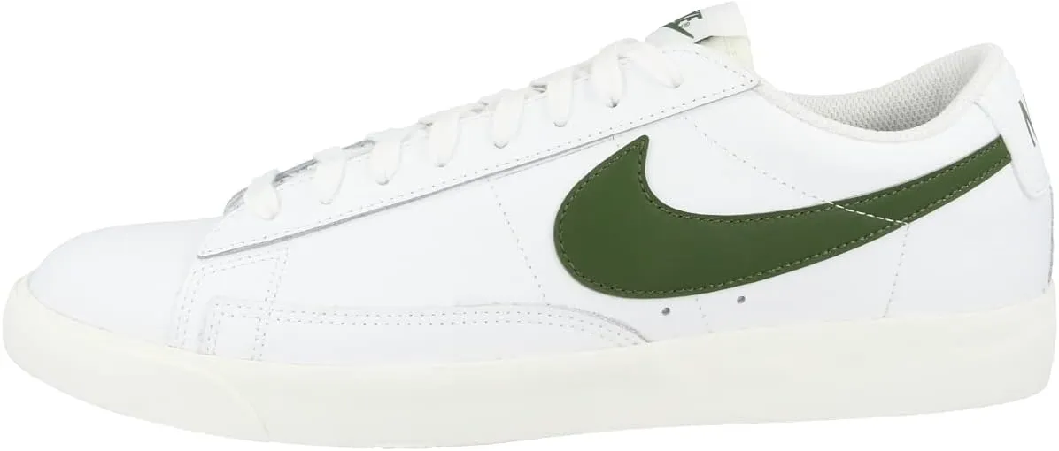 Nike Men's Classic Basketball Shoe