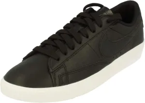 Nike Women's Modern