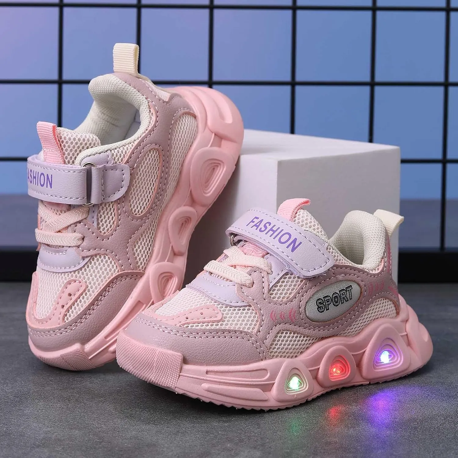 Sneakers for Girls Fashion Light Up Breathable Running Shoes for Kids Walking Non Slip Sports Flashing Casual Shoes