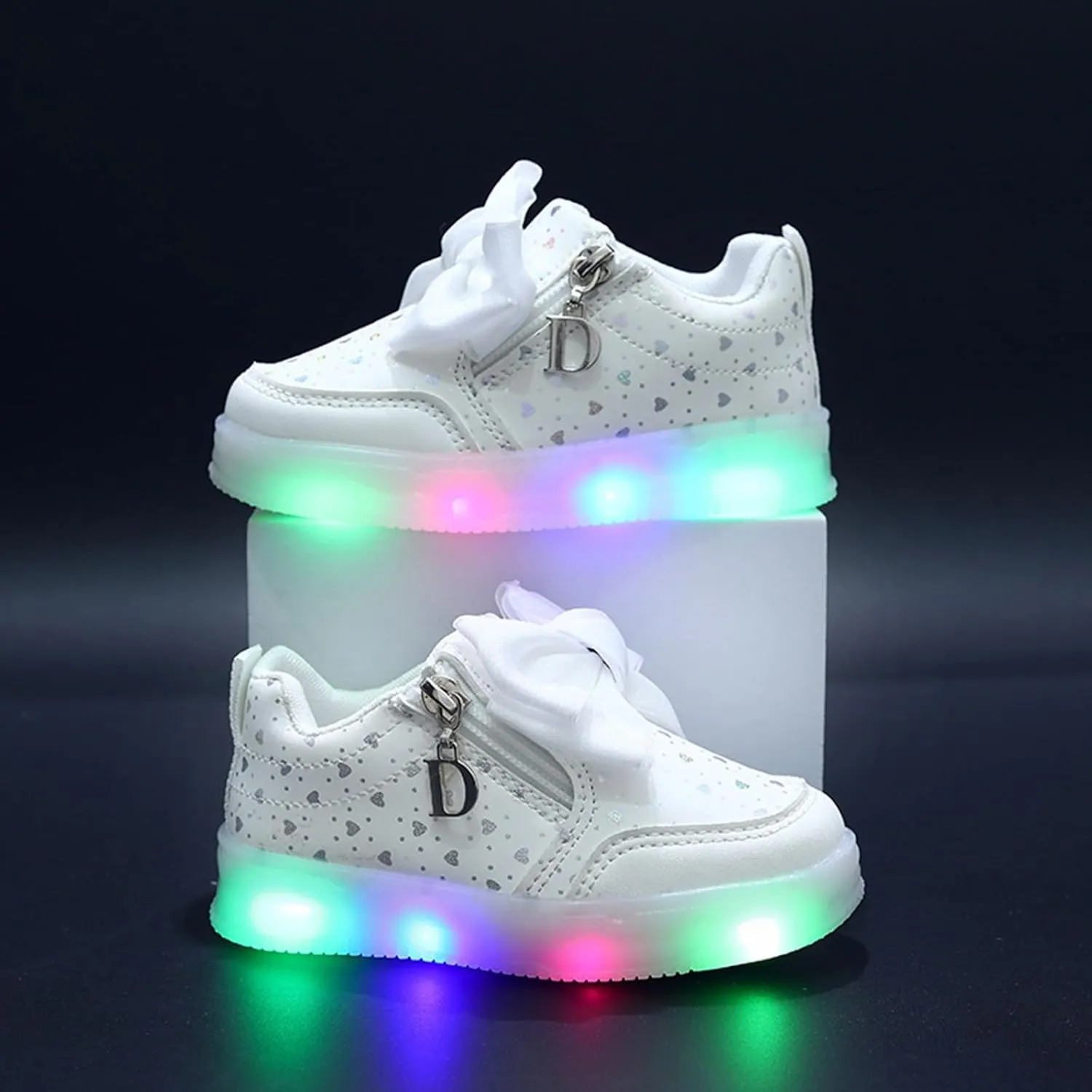 Sneakers for Girls Fashion Luminous Light Up Shoes for Girls Soft Bottom Flashing Casual Shoes with Non Slip Zippers