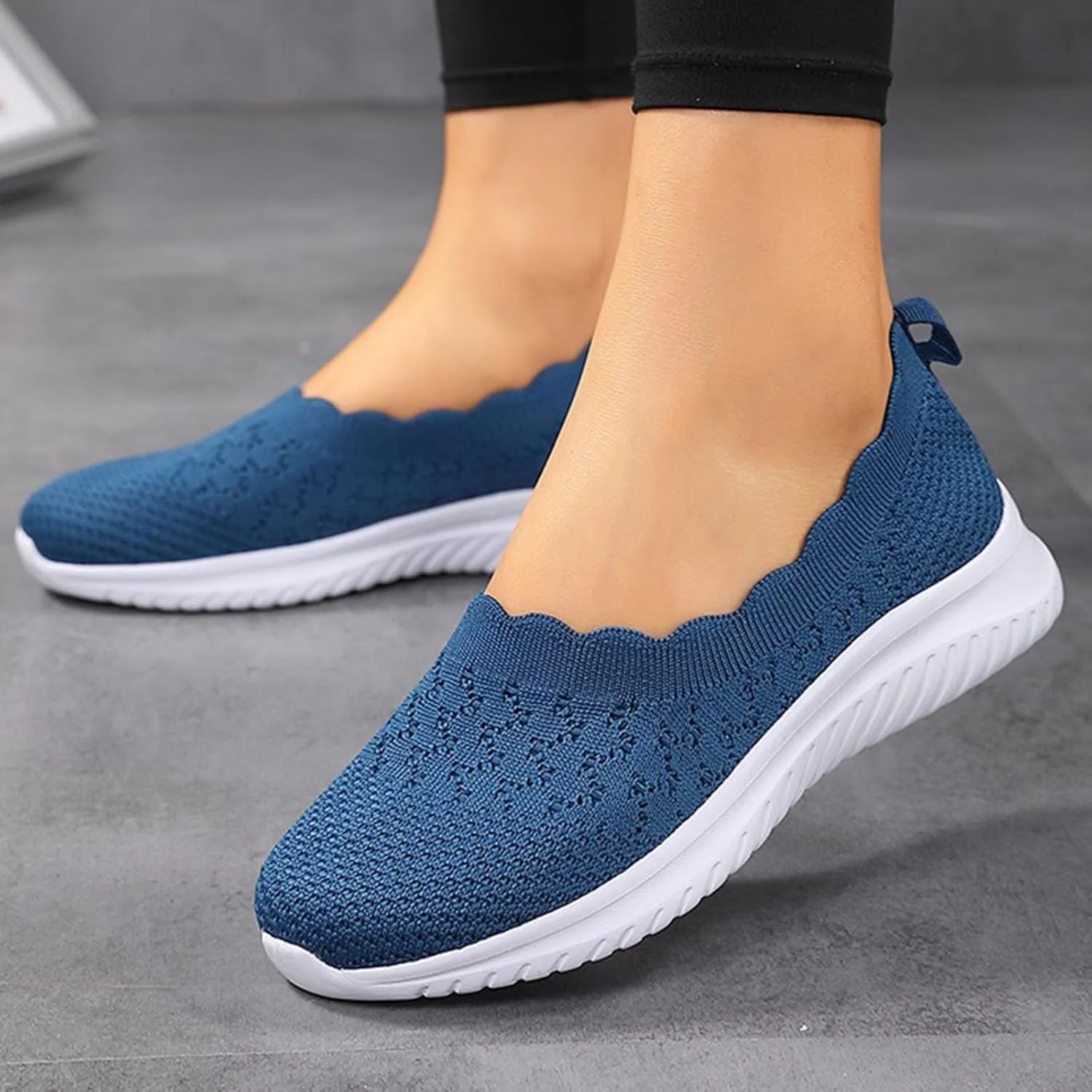 Women's Non Slip Tennis Sneakers Comfortable Low Top Outdoor Walking Shoes Fashion Comfortable Workout Shoes