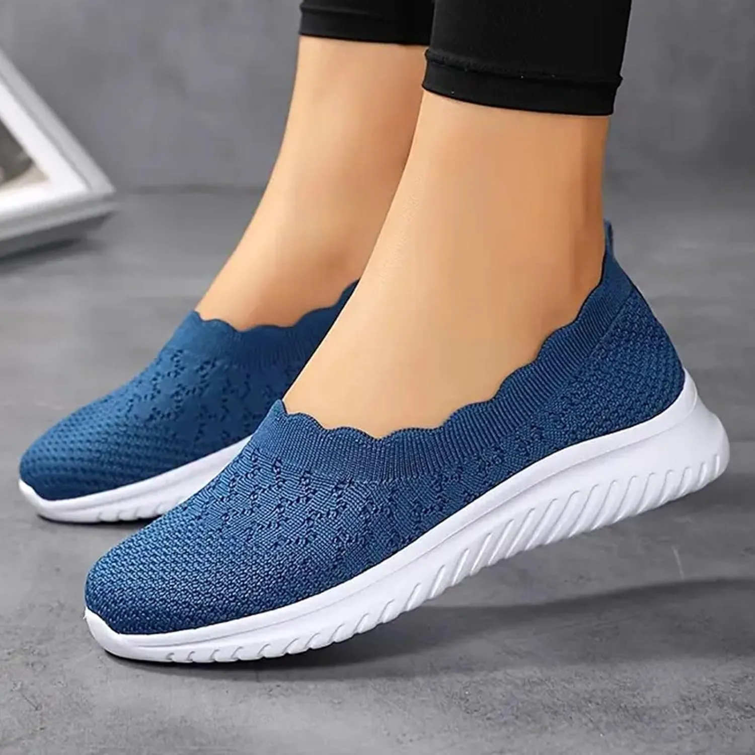 Women's Non Slip Tennis Sneakers Comfortable Low Top Outdoor Walking Shoes Fashion Comfortable Workout Shoes